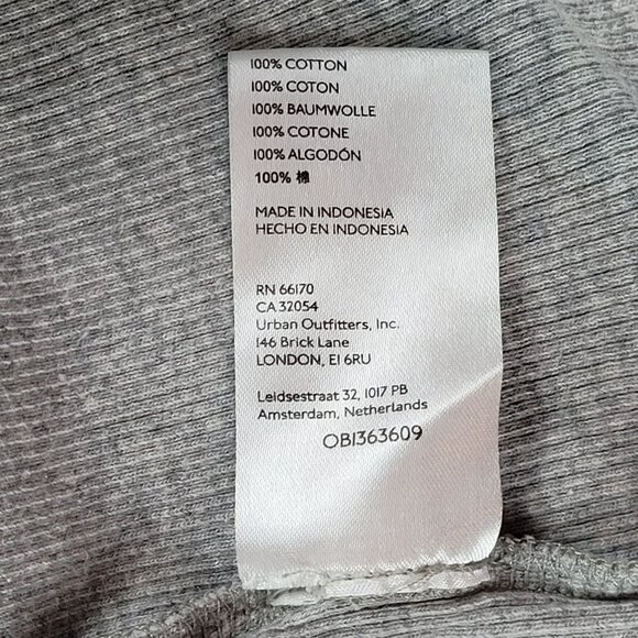 Girls Grey Knit Tee Shirt 3 Button Front size L Decorative Edge Cotton JH1496 - Picture 3 of 4